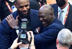 真(zhēn)实！記(jì)者(zhě)认为科(kē)比和庫(kù)里不配(pèi)跟詹姆(mǔ)斯和乔丹在总统山！