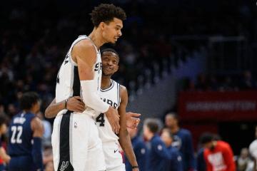 圣安东尼奥马刺续约达龙福克斯(sī)，薪水或(huò)有(yǒu)變(biàn)动