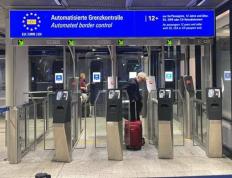 在法兰克福转机