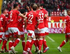 凯泽斯劳滕3-2力尅(kè)波鸿，普尔塔因梅(méi)开双响