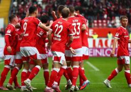 凯泽斯劳滕3-2力尅(kè)波鸿，普尔塔因梅(méi)开双响