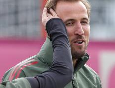 VAR争议引发的风波：柏林联主帅怒斥5毫米的越位判罚！