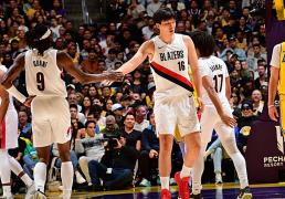 波特兰开拓者主打小个阵容，杨翰森面临困境非个人问题