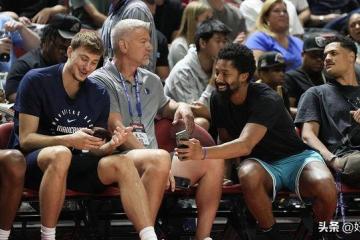 黄蜂队传闻：夏洛特裁掉斯宾塞·丁威迪，原因竟是940万美元