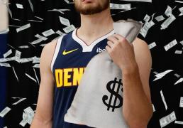 丹佛掘(jué)金重(zhòng)金打造“火(huǒ)箭炮”！约老师称1招就值(zhí)1億(yì)