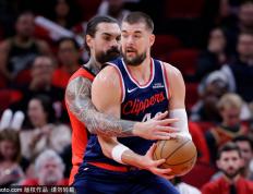 洛杉矶快船迎战孟菲斯灰熊，力争止住三连败