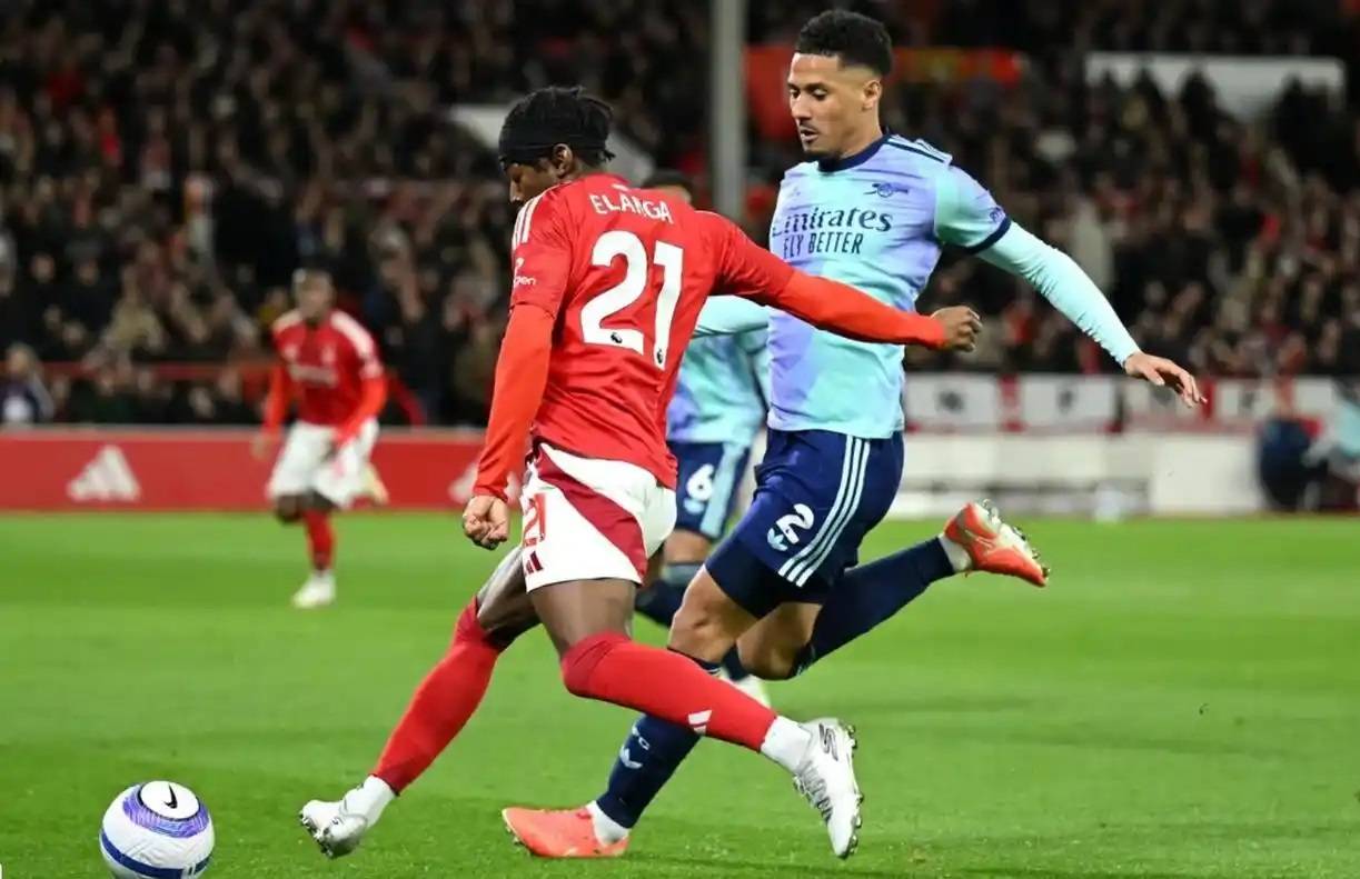 英超-利兹联1-1埃弗顿：沉睡的巨人，迎战没落的豪门|前瞻