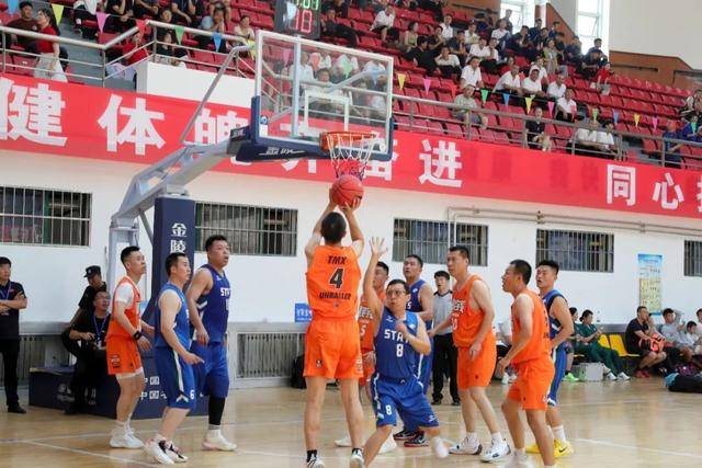 辽宁省朝阳市举办“先鋒(fēng)杯”职工(gōng)篮球(qiú)赛