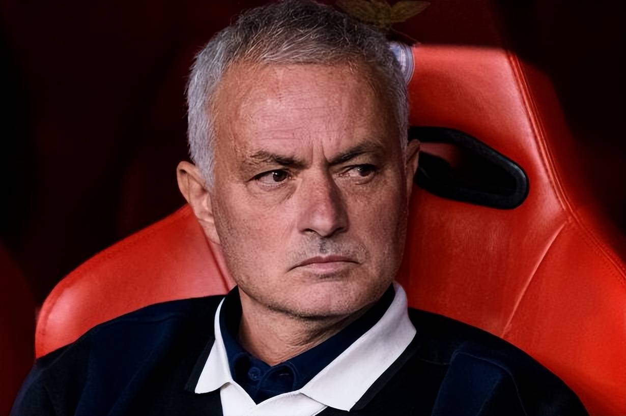 曼联期待穆帅的费内巴切，从国际米兰，签下36岁门将索默