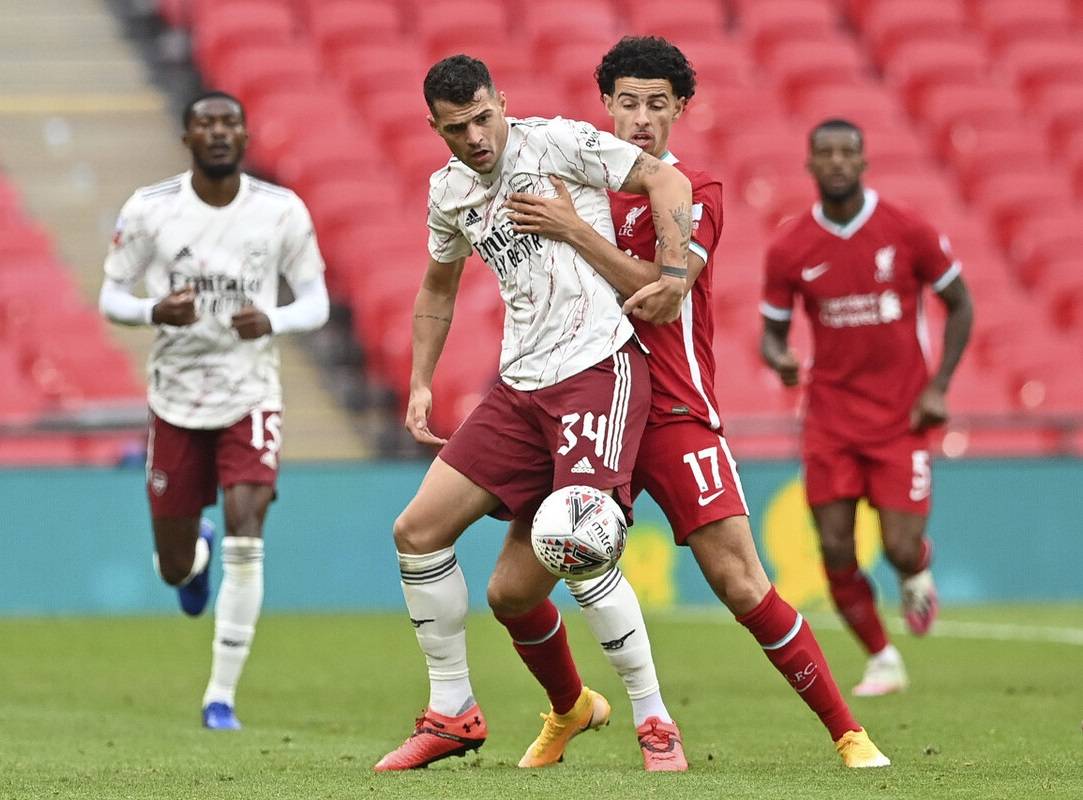 英超-利(lì)物浦(pǔ)2-1阿森(sēn)纳：利(lì)物浦(pǔ)后防(fáng)漏洞大，阿森(sēn)纳前鋒(fēng)软脚虾|前瞻(zhān)