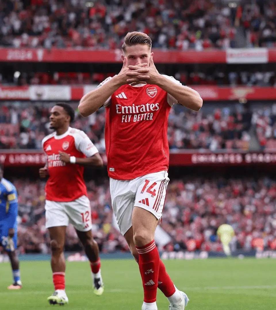 英超-利(lì)物浦(pǔ)2-1阿森(sēn)纳：利(lì)物浦(pǔ)后防(fáng)漏洞大，阿森(sēn)纳前鋒(fēng)软脚虾|前瞻(zhān)