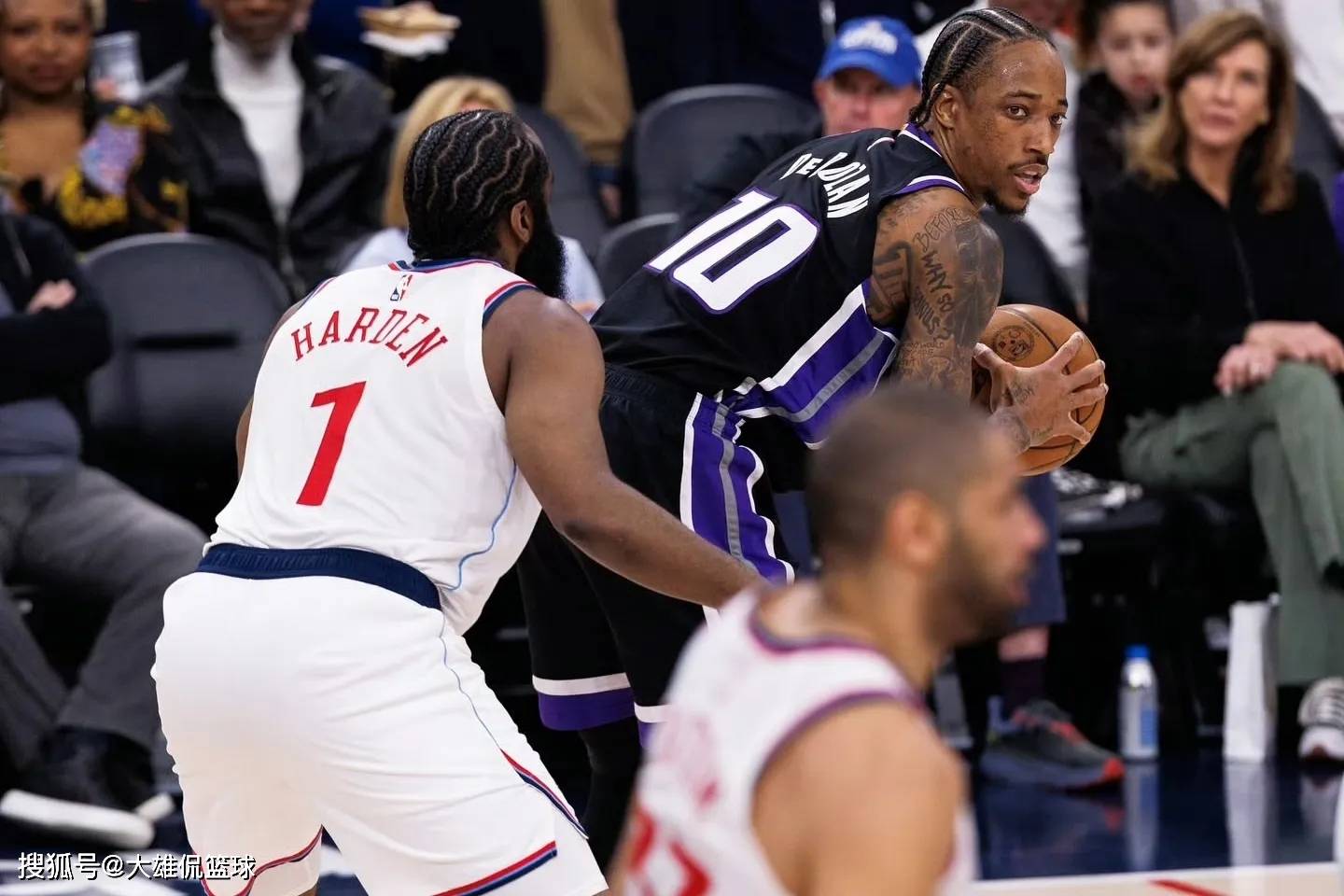 四(sì)队重磅交易，德羅(luó)赞加入洛杉(shān)矶快船，國(guó)王(wáng)甩掉(diào)拉文(wén)的毒药合同