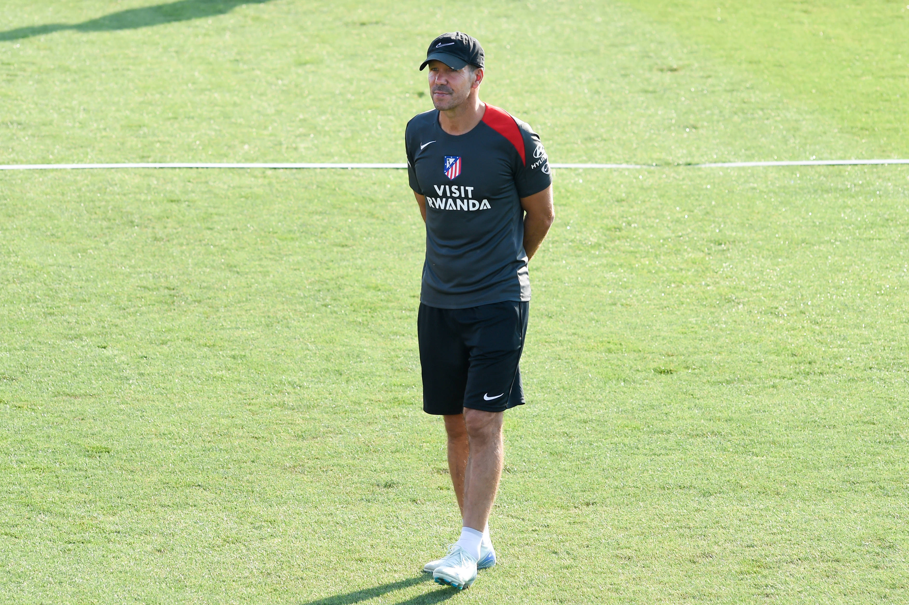 （体育）足球：马德里竞技一队备战新赛季