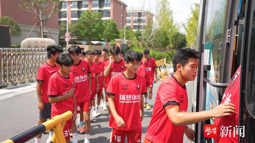 少年逐夢(mèng)！明年“苏超”赛场見(jiàn)