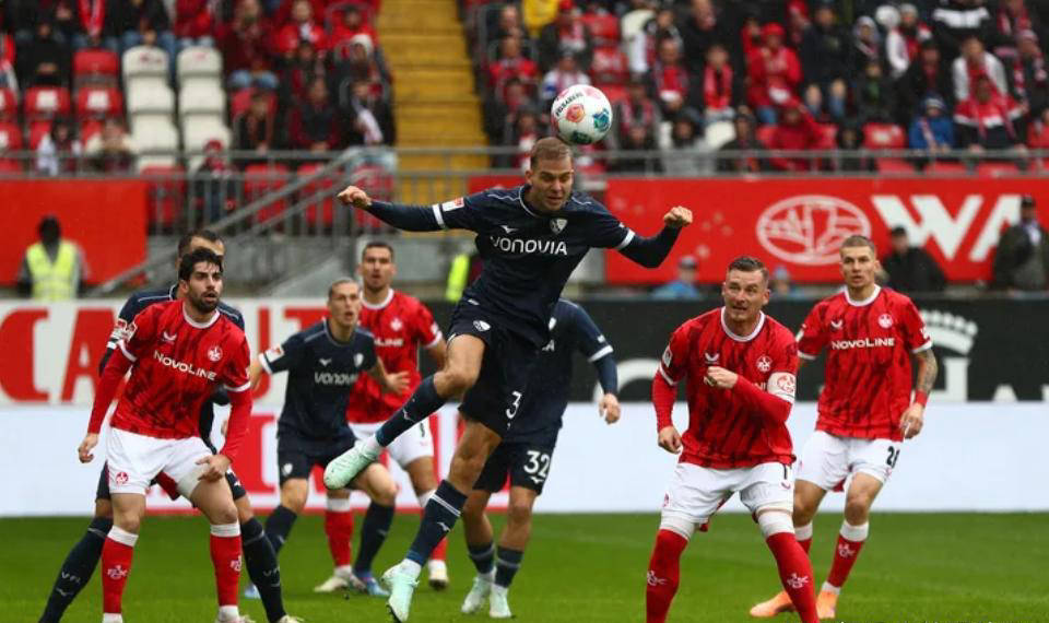 凯泽斯劳滕3-2力尅(kè)波鸿，普尔塔因梅(méi)开双响