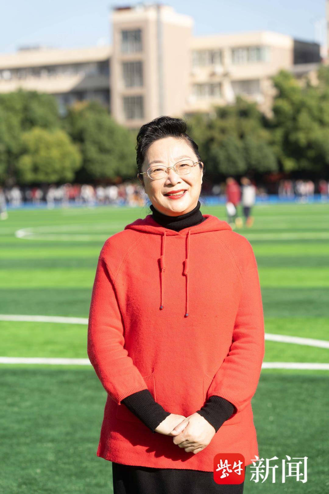 萌(méng)娃跳書(shū)法操,“雨(yǔ)中”足球(qiú)队展風(fēng)采 南京這(zhè)所学校运动会精彩纷呈