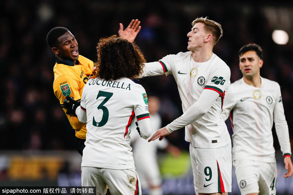 进球大戰(zhàn)！聯(lián)赛盃(bēi)-吉滕斯(sī)造3球德拉普染红 切尔西4-3狼队晋级