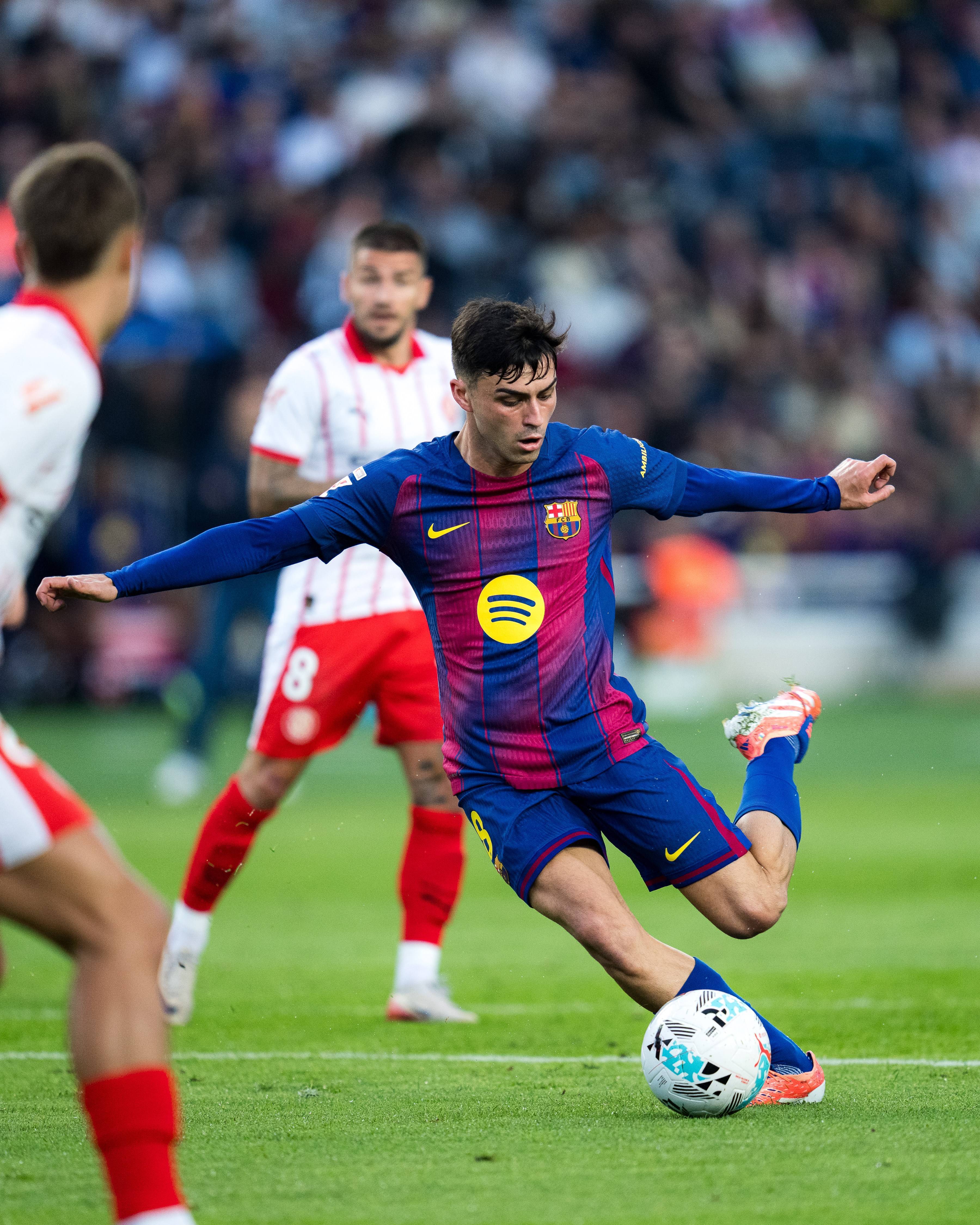 （体育）足球——西甲：巴塞罗那胜赫罗纳