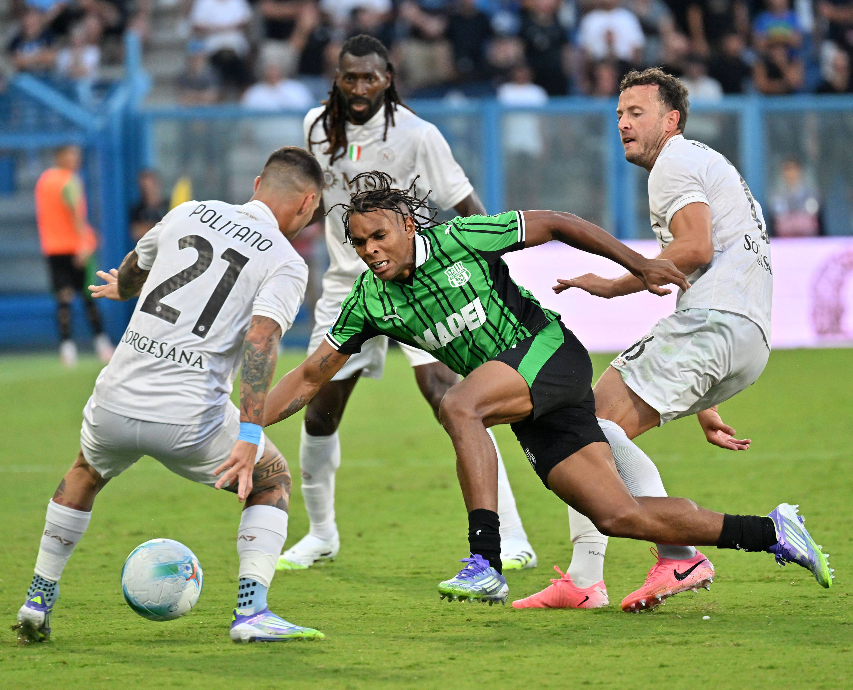 （体育）足球——意甲：那不勒斯勝(shèng)萨索洛(luò)