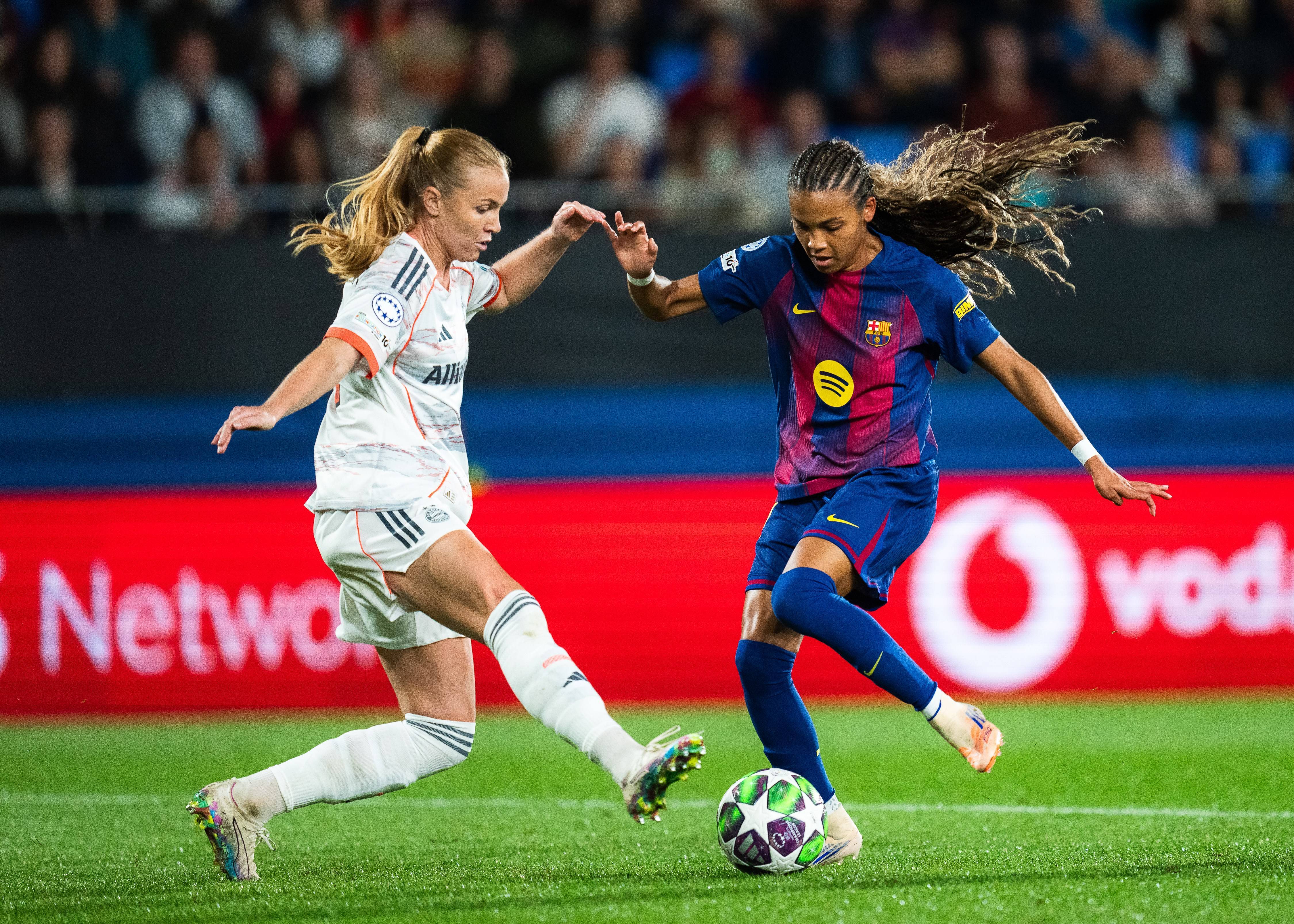 （体育）足(zú)球(qiú)——欧冠女足(zú)：巴塞(sāi)罗那(nà)胜拜(bài)仁(rén)慕尼黑