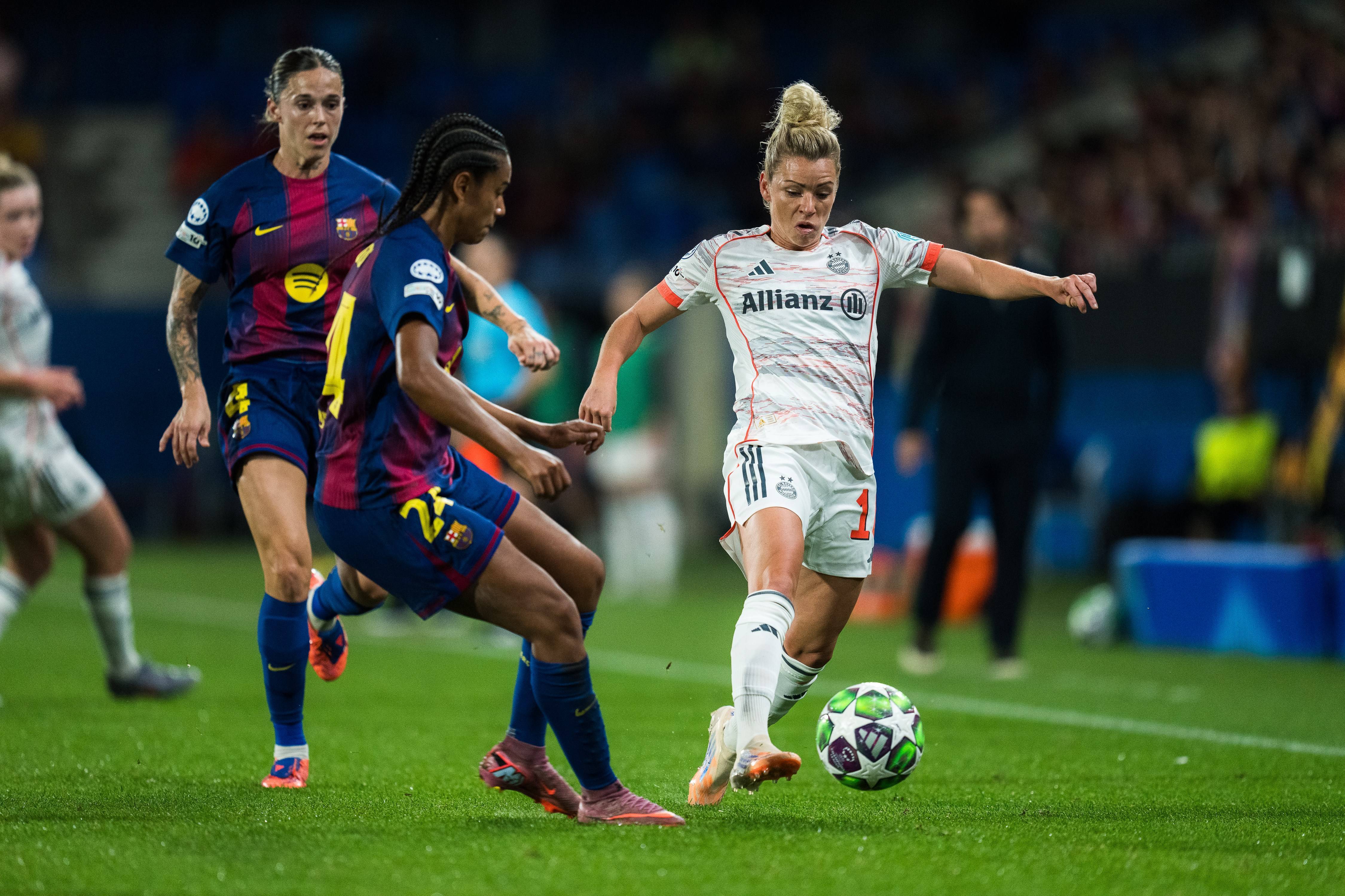 （体育）足(zú)球(qiú)——欧冠女足(zú)：巴塞(sāi)罗那(nà)胜拜(bài)仁(rén)慕尼黑