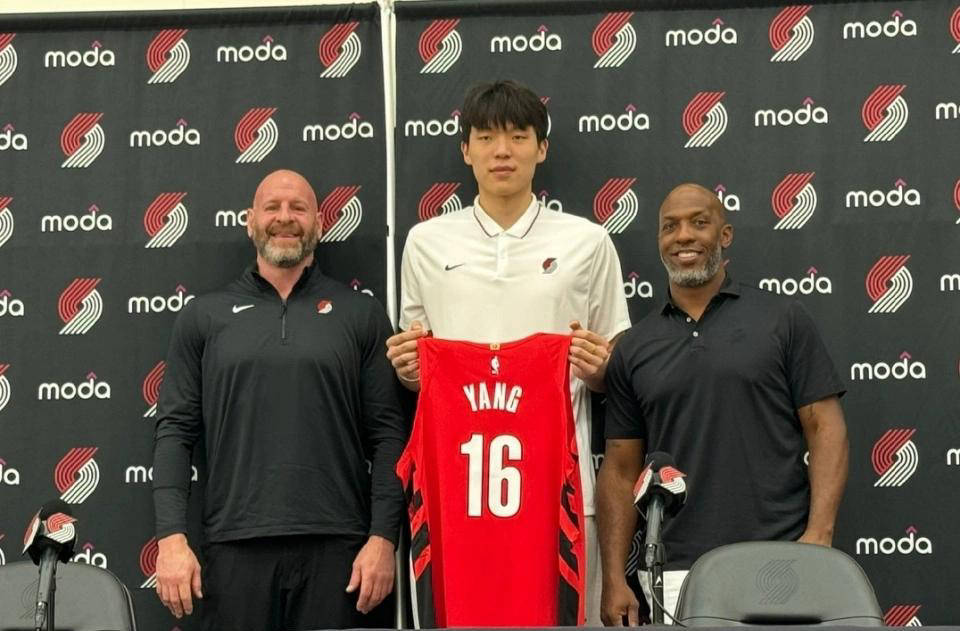 杨瀚森:波特兰开拓者轮换阵容中的挑战