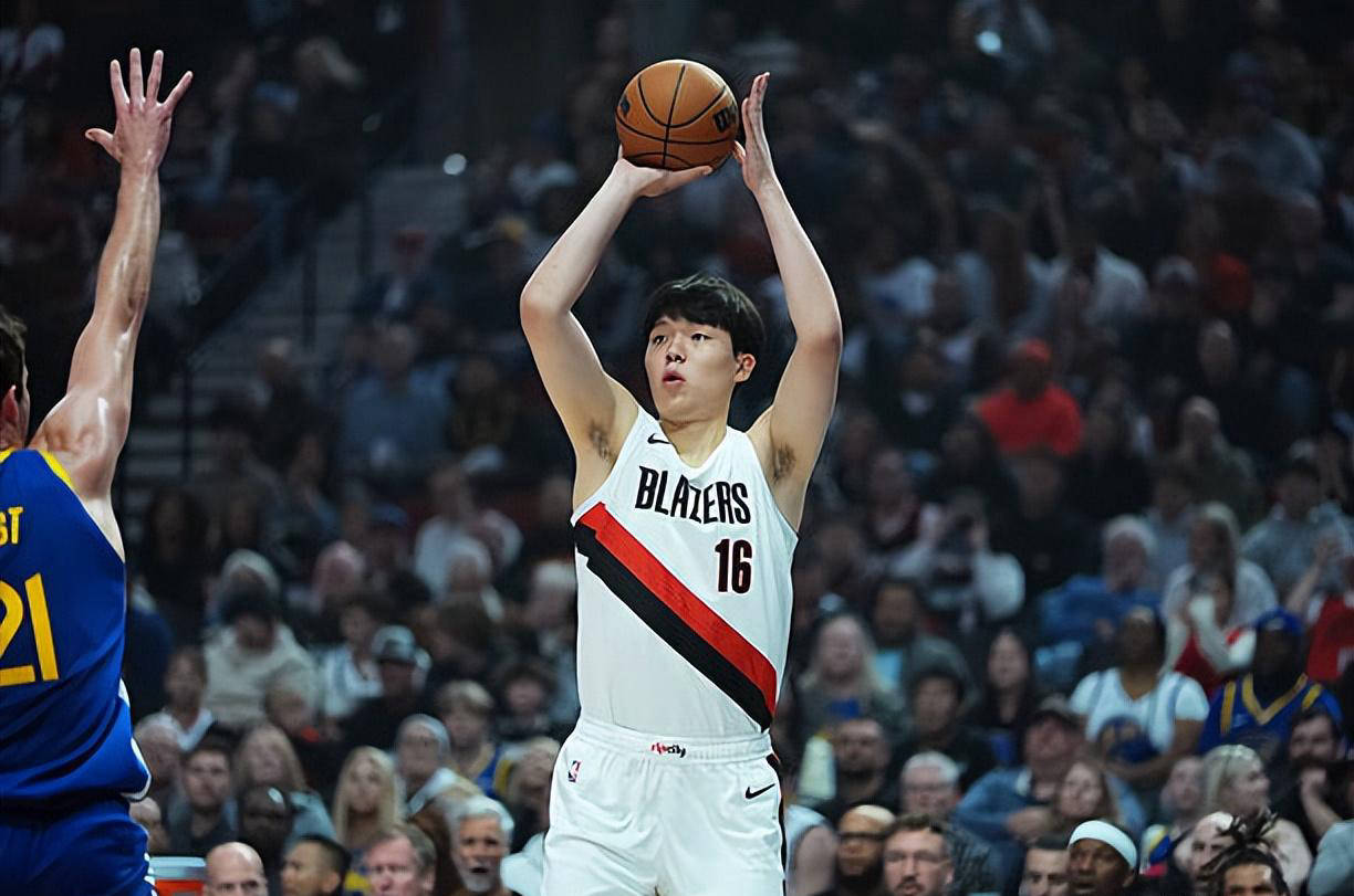 波特兰开拓者主打小个阵容，杨翰森面临困境非个人问题