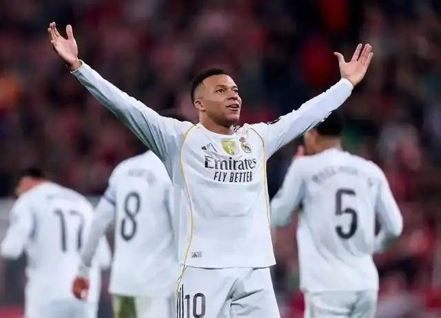 西(xī)甲-皇马3-0塞尔塔：巴萨很猛，龙哥干得也不差|前瞻