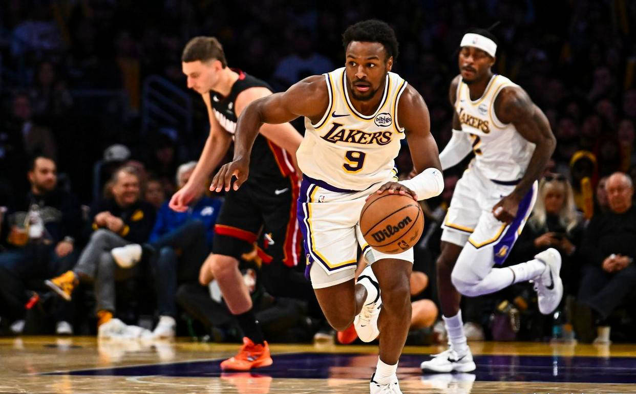 洛杉矶湖人击败迈阿密热火的关键因素