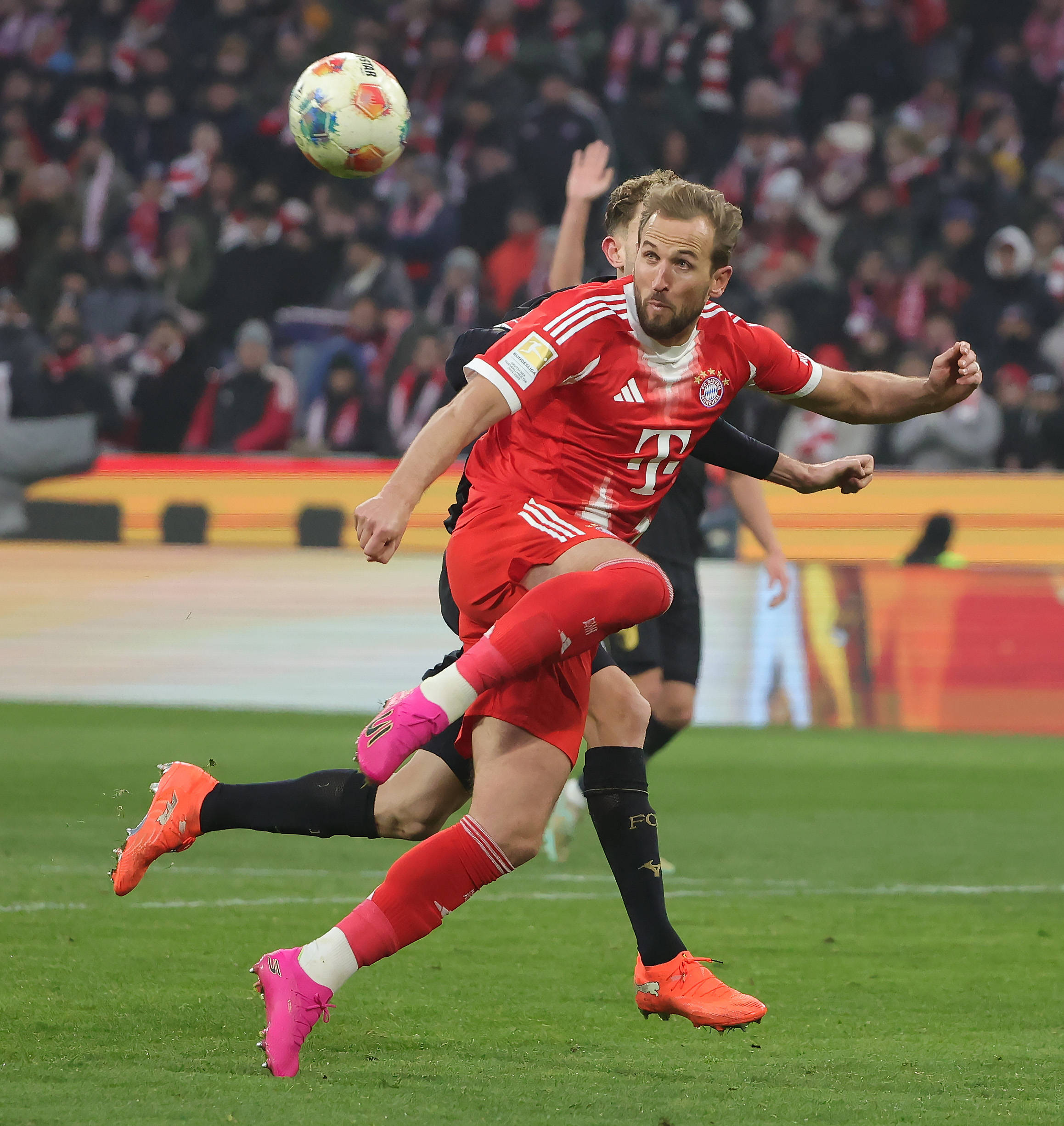 （体育(yù)）足球(qiú)——德(dé)甲：拜仁(rén)慕尼黑不敵(dí)奥格斯堡(bǎo)