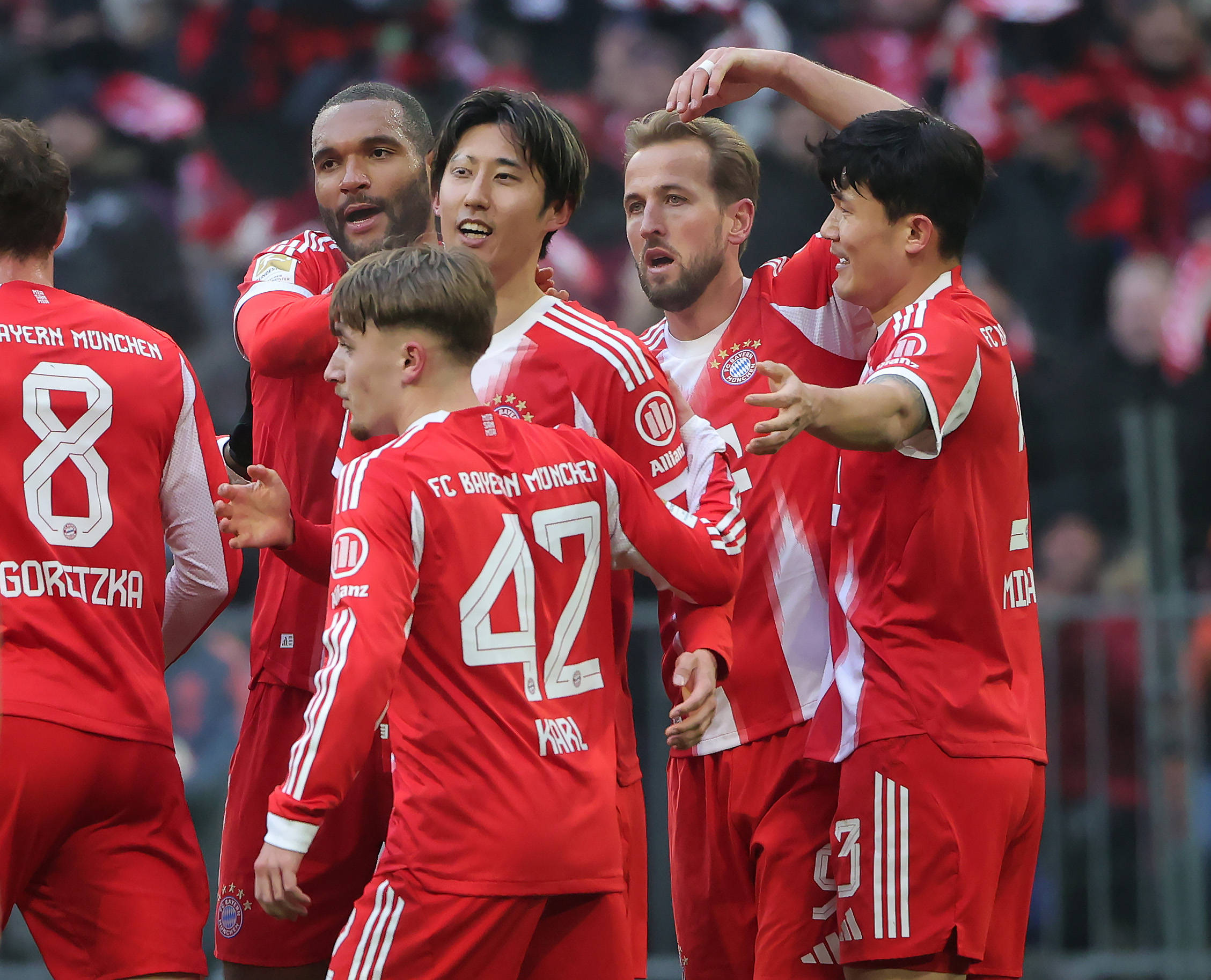 （体育(yù)）足球(qiú)——德(dé)甲：拜仁(rén)慕尼黑不敵(dí)奥格斯堡(bǎo)